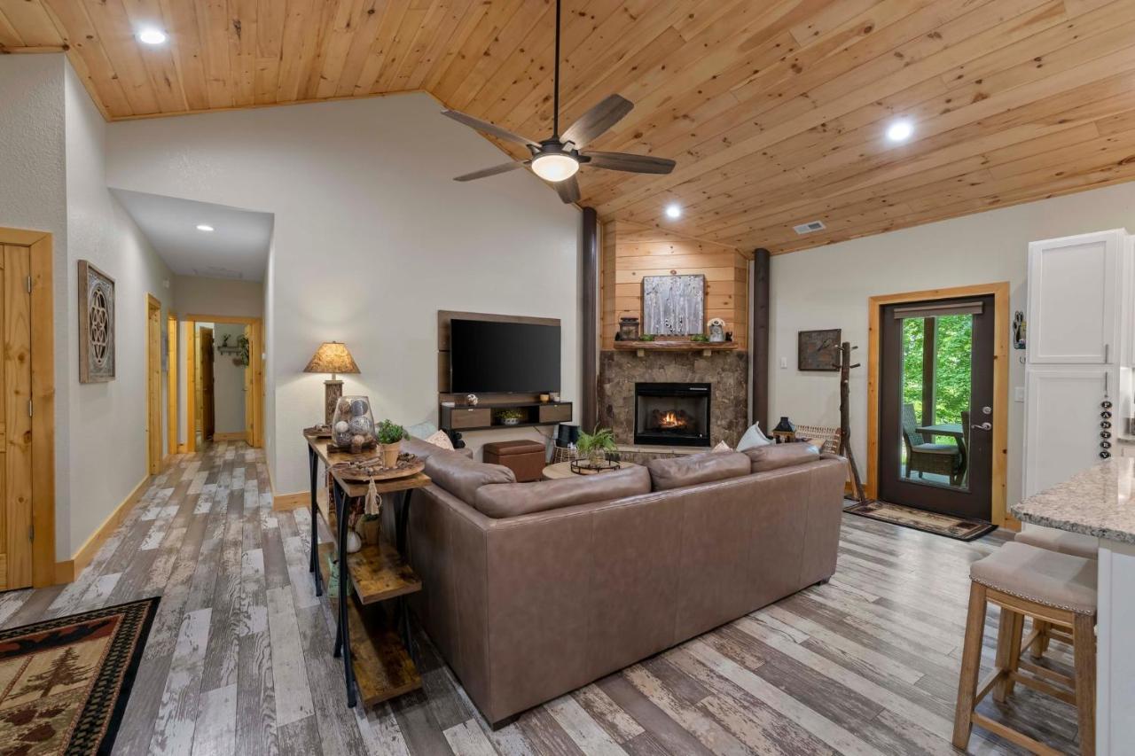 Stunning Views, Superb Atmosphere, Modern Amenities, In The Middle Of Nature Bryson City Exterior foto
